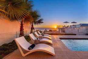 Clifton YOLO Spaces - Clifton Mansion Villa Apartment